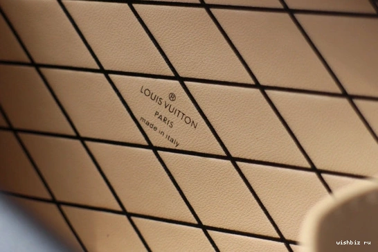WIS 1854 PETITE MALLE VUITTON LOUIS SINCE 0726